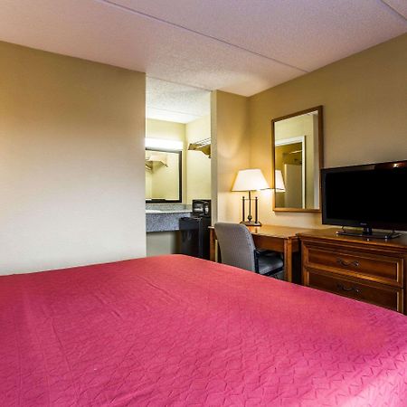 Rodeway Inn Charlotte Downtown Экстерьер фото