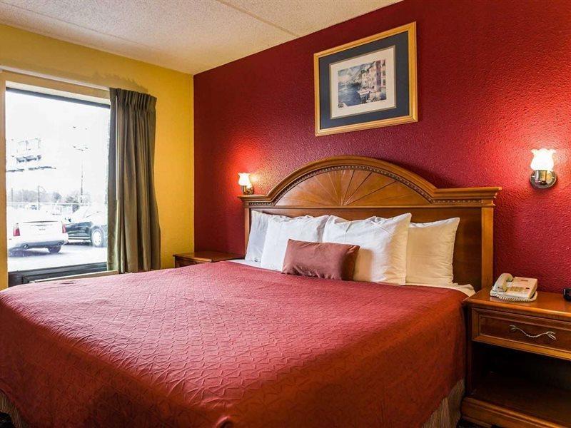 Rodeway Inn Charlotte Downtown Экстерьер фото