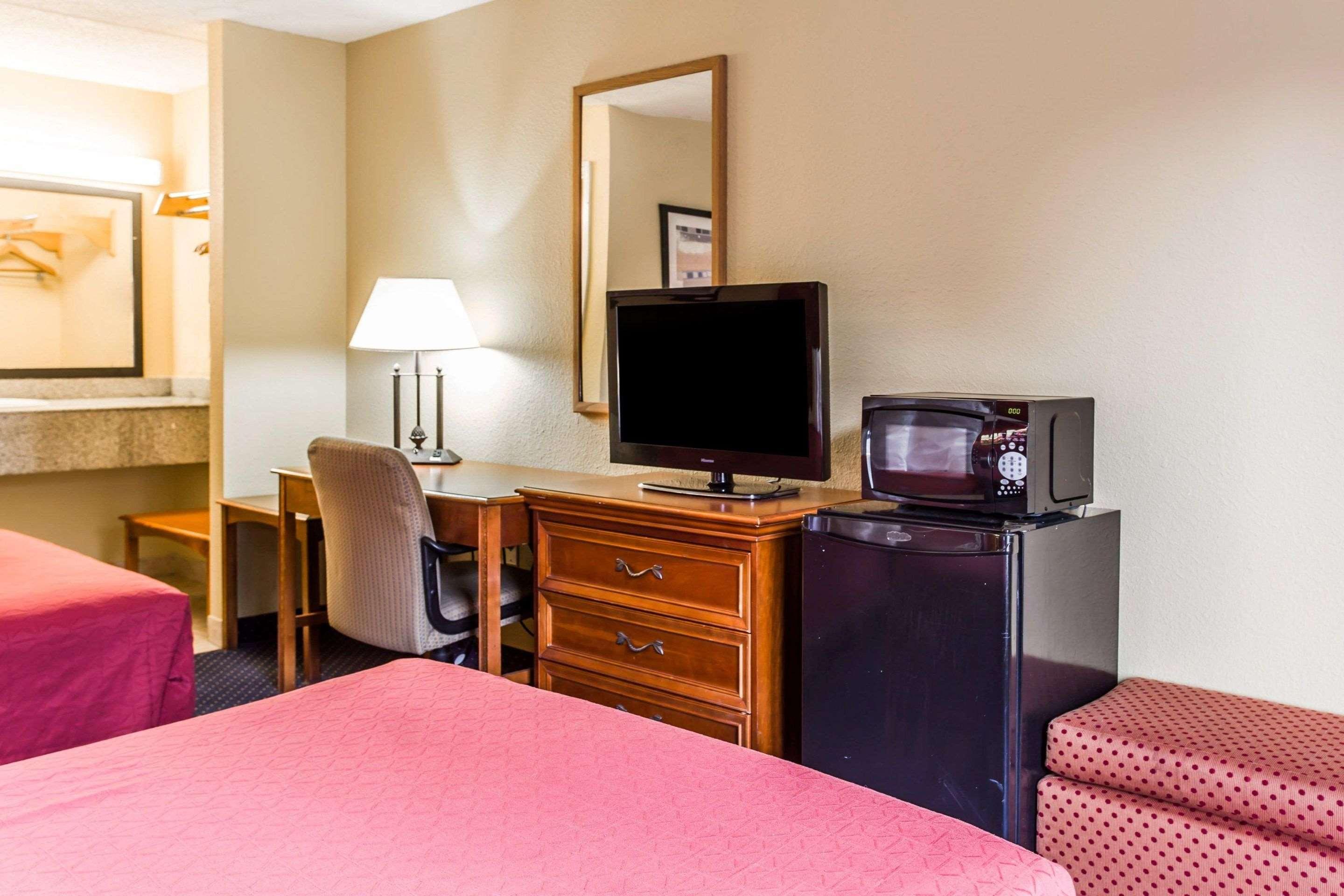 Rodeway Inn Charlotte Downtown Экстерьер фото