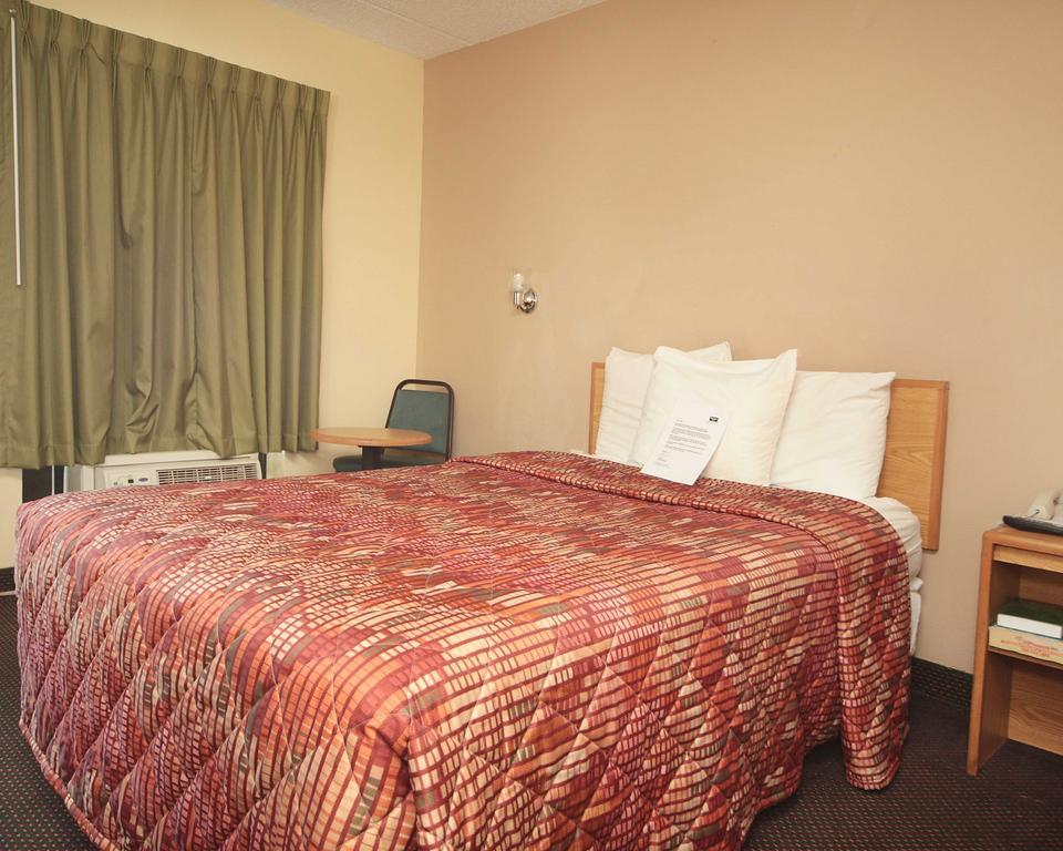 Rodeway Inn Charlotte Downtown Экстерьер фото