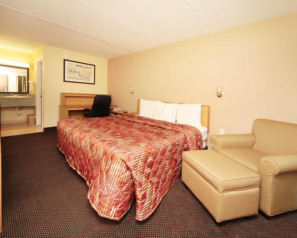 Rodeway Inn Charlotte Downtown Номер фото